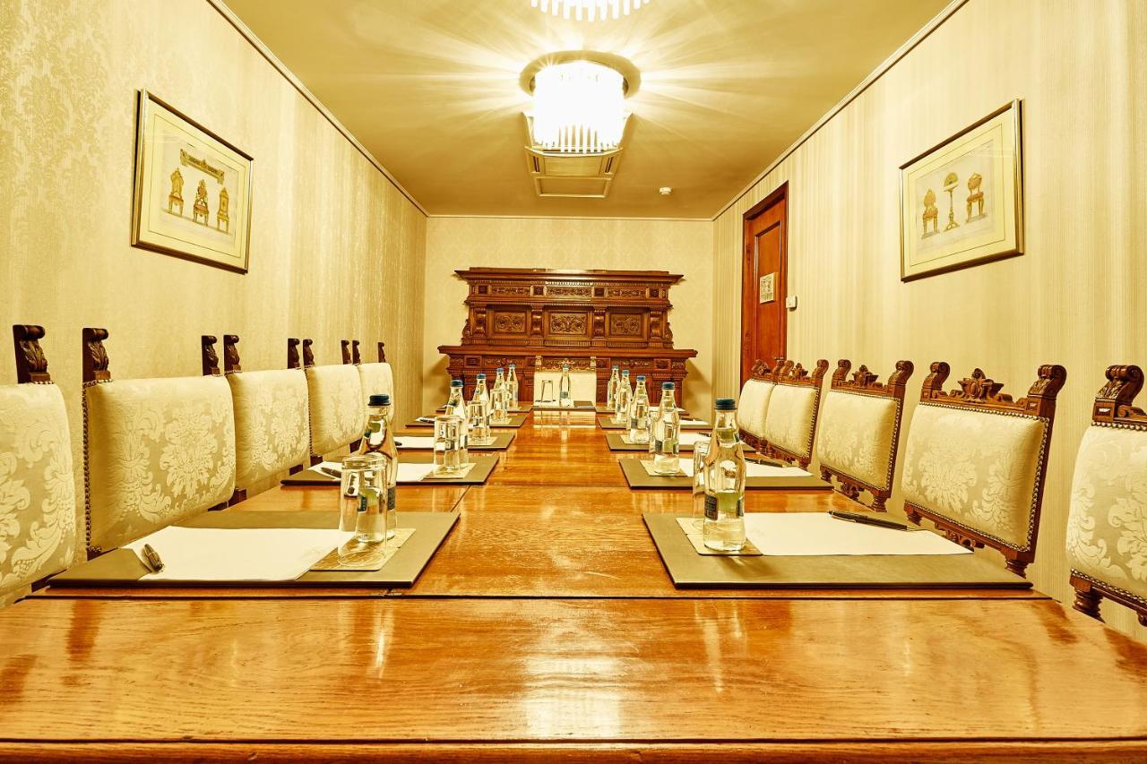 Grand Hotel Continental Bucuresti Exterior photo The meeting room of the National Assembly