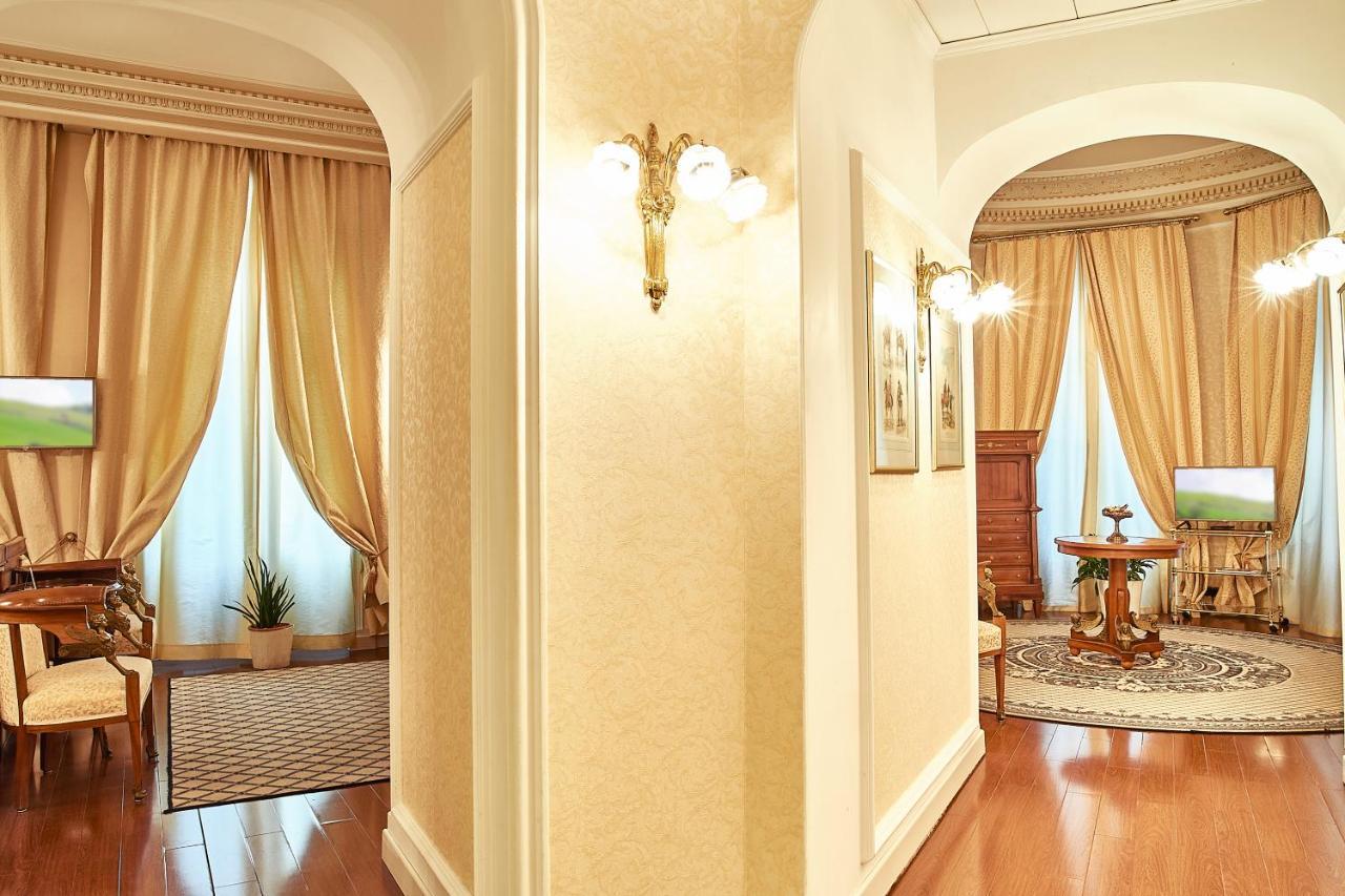 Grand Hotel Continental Bucuresti Exterior photo A wall with stucco