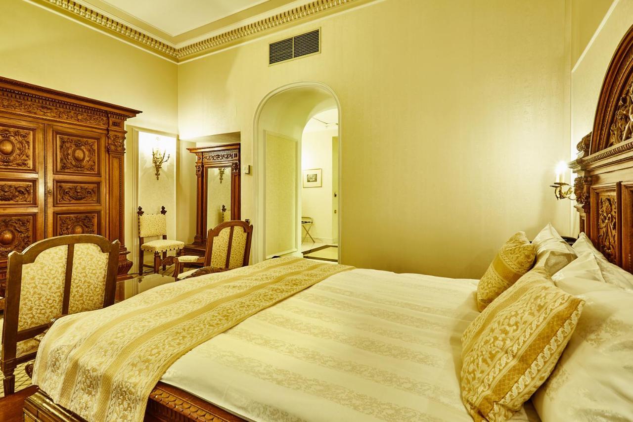 Grand Hotel Continental Bucuresti Exterior photo A room at the hotel
