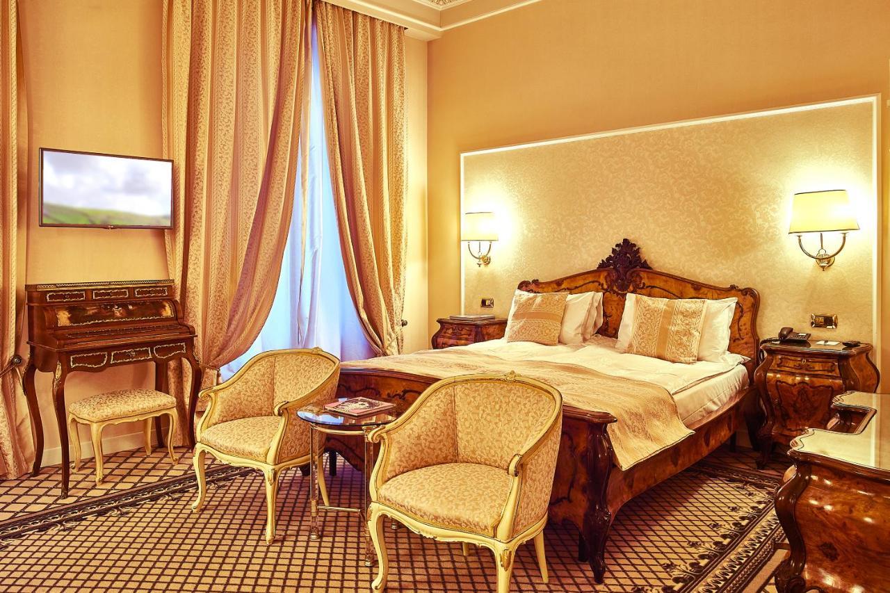 Grand Hotel Continental Bucuresti Exterior photo A room at the hotel