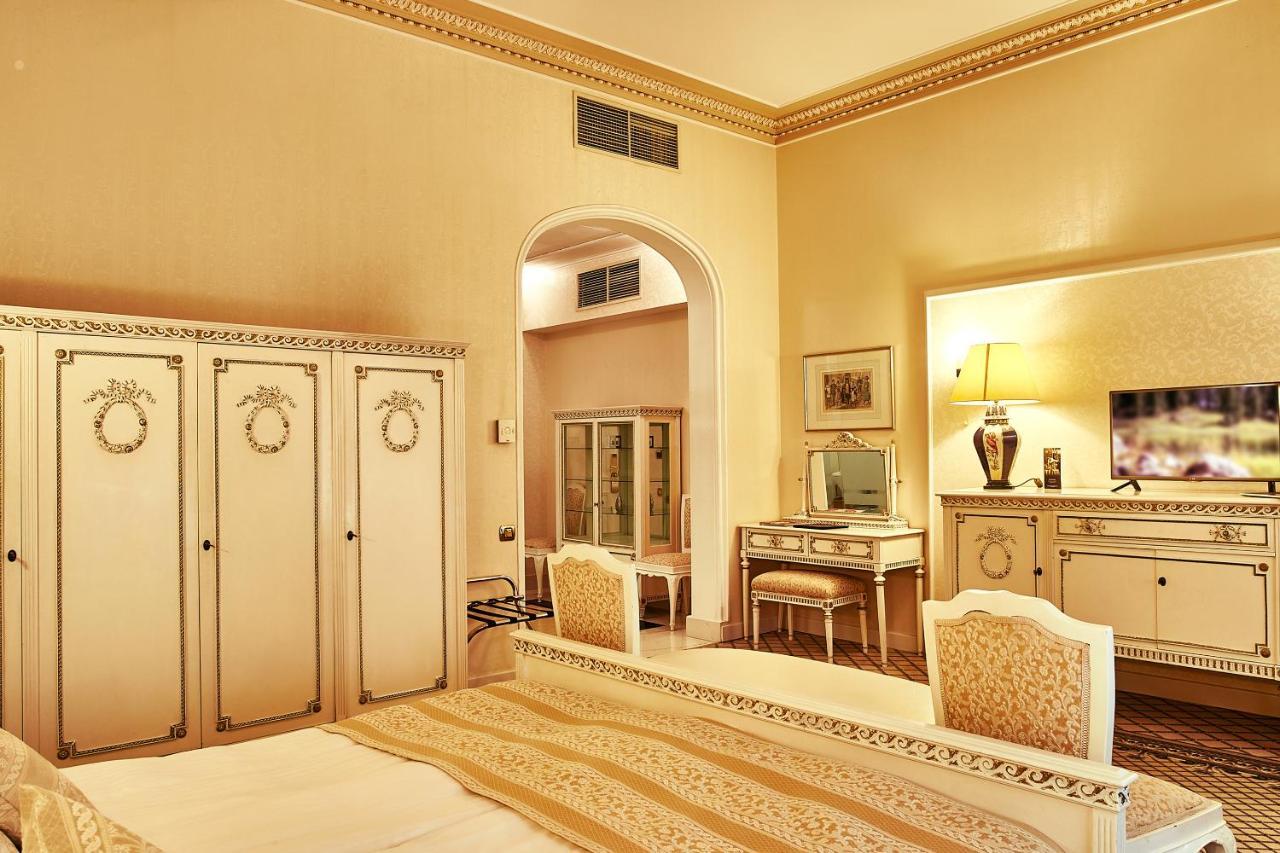 Grand Hotel Continental Bucuresti Exterior photo A dressing room