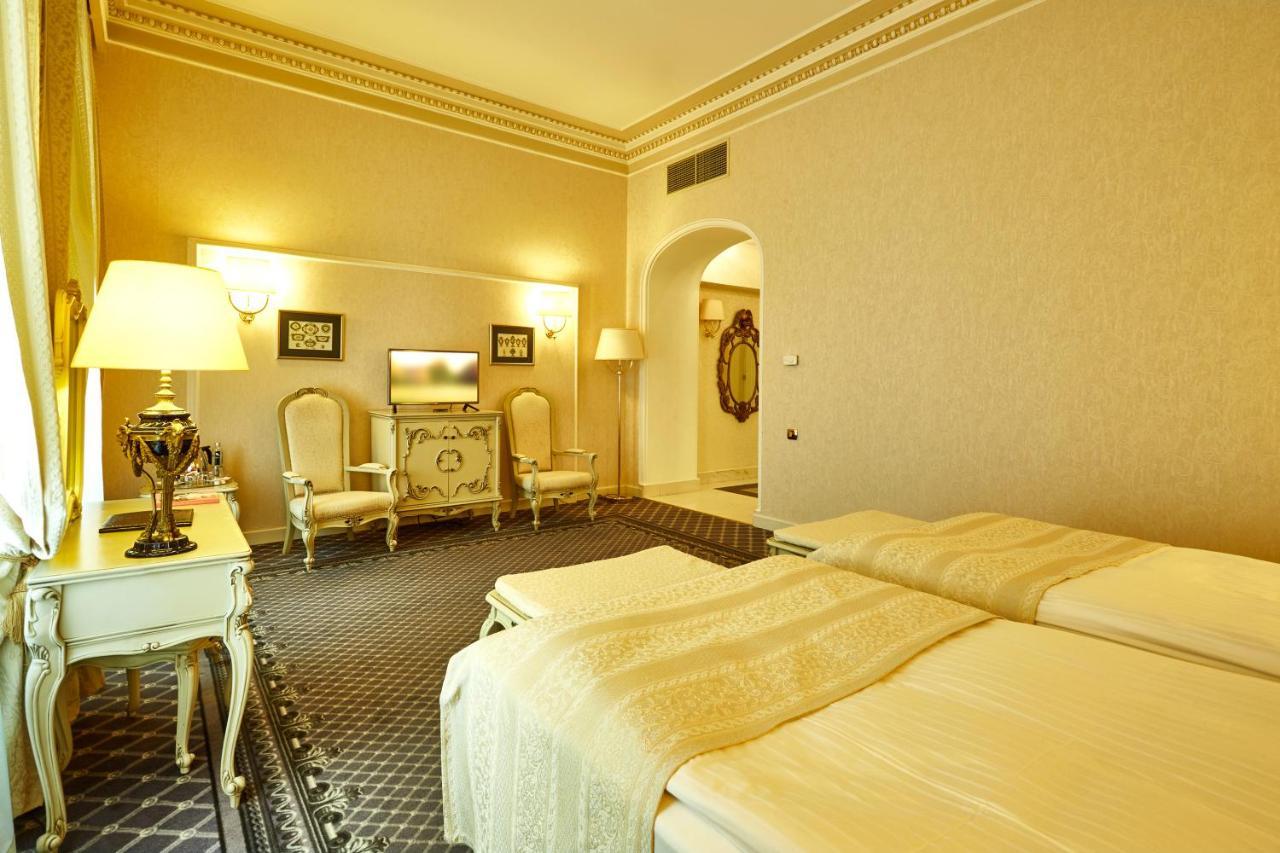 Grand Hotel Continental Bucuresti Exterior photo A room at the hotel