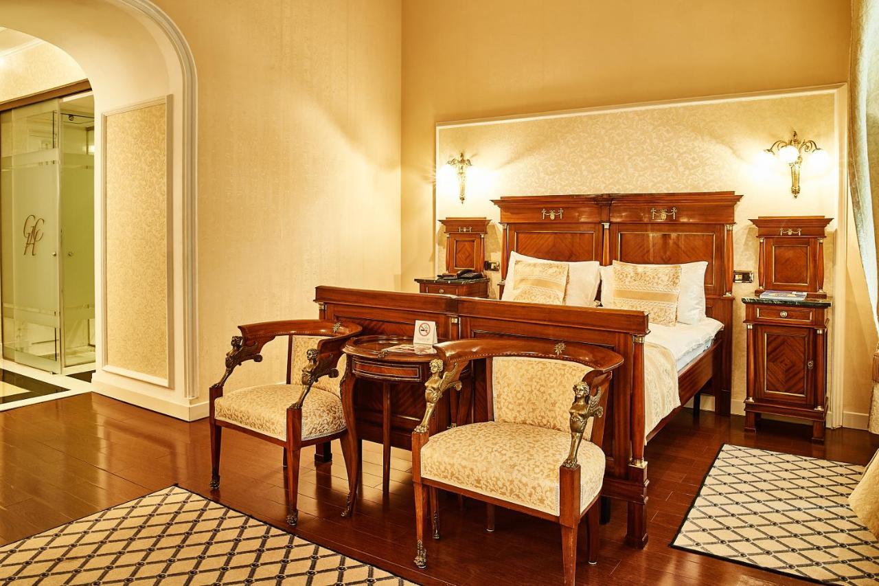 Grand Hotel Continental Bucuresti Exterior photo A bedroom at the hotel