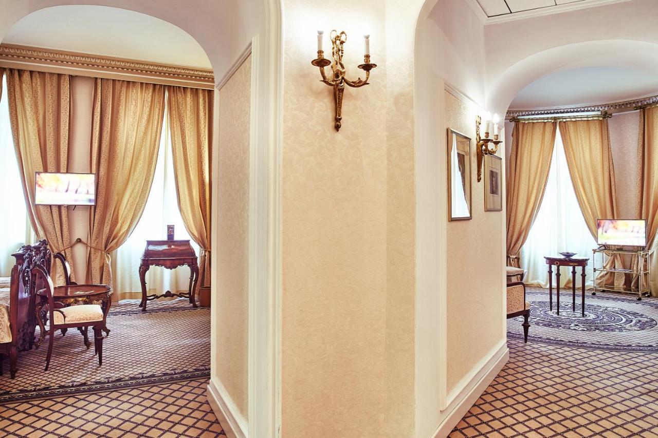 Grand Hotel Continental Bucuresti Exterior photo A suite at the hotel